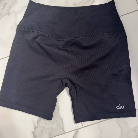 ALO Yoga Pants - Alo Seamless Ribbed Shorts